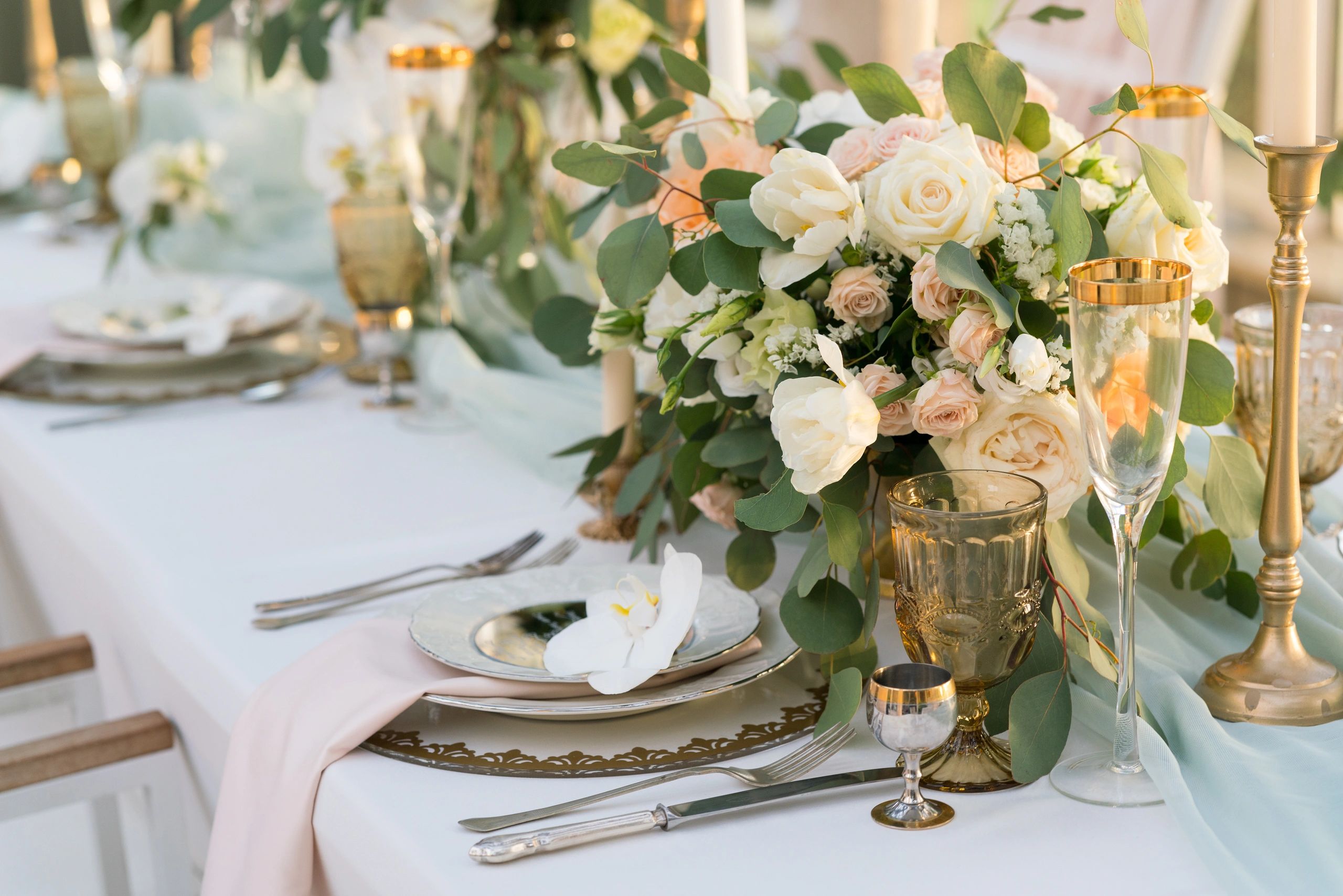 Wedding table floral arrangement